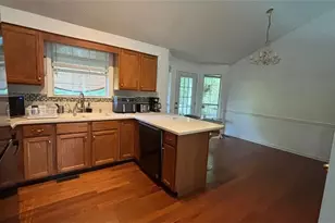 2554 Sterling Dr, Lawrenceville, GA 30043 - Photo 10