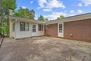 204 Sherwood Dr, Calhoun, GA 30701 - Photo 4