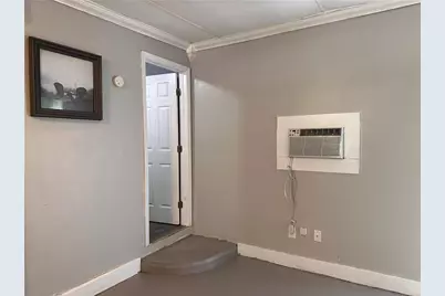 802 N Park St Street #E, Carrollton, GA 30117 - Photo 2