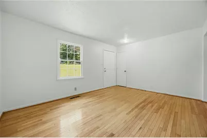 864 Whitehall Drive, Lawrenceville, GA 30043 - Photo 4