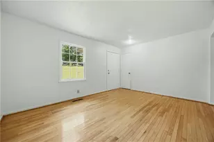 864 Whitehall Dr, Lawrenceville, GA 30043 - Photo 4