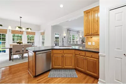 906 Spring Valley, Woodstock, GA 30189 - Photo 10