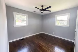 352 Dollar Mill Ct SW, Atlanta, GA 30331 - Photo 8