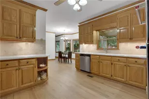 2405 Woodbridge Dr, Marietta, GA 30066 - Photo 14