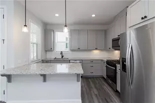 2000 Harvest Pond Cir, Suwanee, GA 30024 - Photo 2