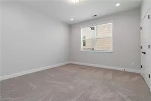 2000 Harvest Pond Cir, Suwanee, GA 30024 - Photo 8