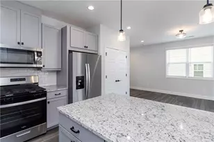2000 Harvest Pond Cir, Suwanee, GA 30024 - Photo 4