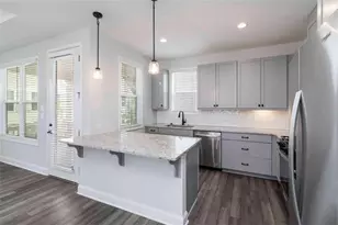 2000 Harvest Pond Cir, Suwanee, GA 30024 - Photo 2