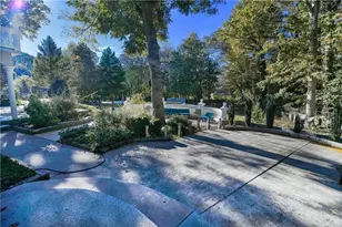 6020 Riverside Dr, Atlanta, GA 30328 - Photo 16