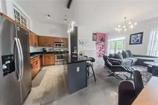 560 Dutch Valley Rd NE, Atlanta, GA 30324 - Photo 4