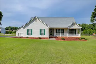352 Olde Wick Trl, Hoschton, GA 30548 - Photo 1
