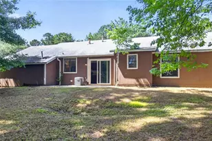 2414 Leslie Brook Dr, Decatur, GA 30035 - Photo 2