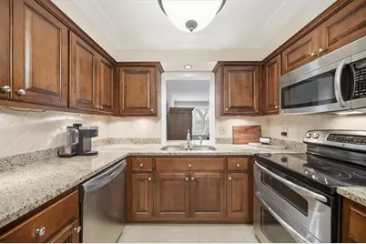 80 Chaumont Square NW, Atlanta, GA 30327 - Photo 8