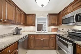 80 Chaumont Square NW, Atlanta, GA 30327 - Photo 8