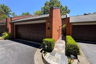 17 Willow Glen NE, Atlanta, GA 30342 - Photo 2