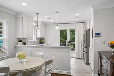 2427 Shenandoah Avenue NE, Atlanta, GA 30305 - Photo 8