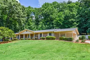 1512 Robinhood Trail, Gainesville, GA 30501 - Photo 1