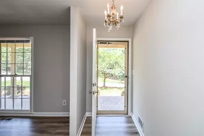 1512 Robinhood Trail, Gainesville, GA 30501 - Photo 2