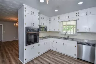 1512 Robinhood Trail, Gainesville, GA 30501 - Photo 6