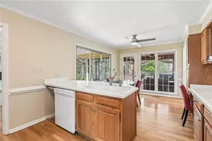 7430 Talbot Colony, Atlanta, GA 30328 - Photo 8