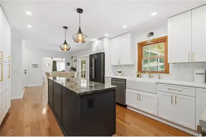 395 Spindle Court, Sandy Springs, GA 30350 - Photo 10