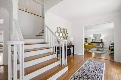 395 Spindle Court, Sandy Springs, GA 30350 - Photo 4