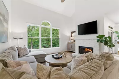 5950 Waterford Place, Suwanee, GA 30024 - Photo 10