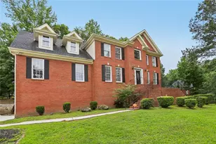 1811 Lake Cove Dr SW, Atlanta, GA 30331 - Photo 2