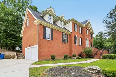 1811 Lake Cove Drive SW, Atlanta, GA 30331 - Photo 4