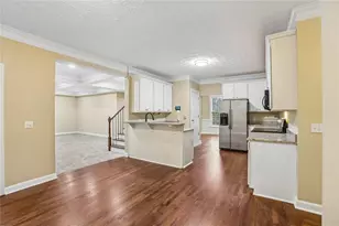 1811 Lake Cove Dr SW, Atlanta, GA 30331 - Photo 16