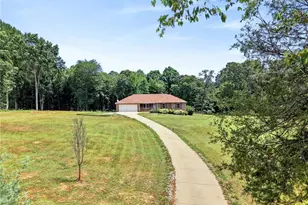 402 Renee Rd, Pendergrass, GA 30567 - Photo 4