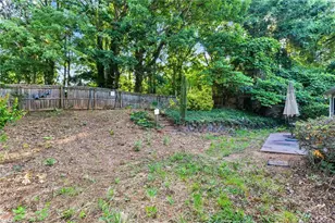 2435 Hillvale Cir, Lithonia, GA 30058 - Photo 34
