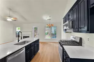2435 Hillvale Cir, Lithonia, GA 30058 - Photo 18