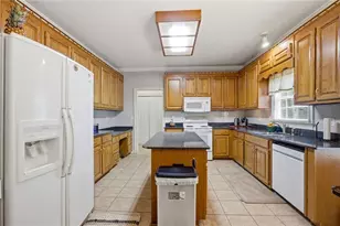1107 Brookfield Dr SE, Conyers, GA 30013 - Photo 10