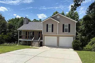 5374 Crown Oaks Dr, Lula, GA 30554 - Photo 2