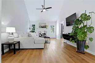 925 Garner Spring Ln, Buford, GA 30518 - Photo 8