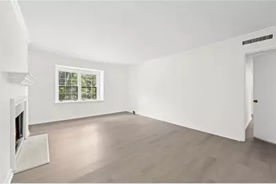 70 Chaumont Square NW, Atlanta, GA 30327 - Photo 4