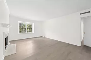 70 Chaumont Square NW, Atlanta, GA 30327 - Photo 4