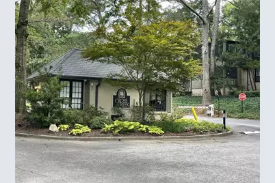 70 Chaumont Square NW, Atlanta, GA 30327 - Photo 34
