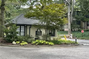 70 Chaumont Square NW, Atlanta, GA 30327 - Photo 34