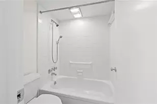 70 Chaumont Square NW, Atlanta, GA 30327 - Photo 32