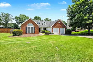140 Treadstone Overlook, Johns Creek, GA 30024 - Photo 2