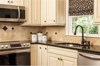 1300 Holly Bank Circle, Atlanta, GA 30338 - Photo 16
