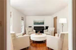 1300 Holly Bank Cir, Atlanta, GA 30338 - Photo 8