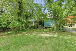 121 W Candler St, Winder, GA 30680 - Photo 44