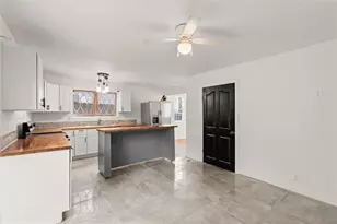 1322 Thurgood St SW, Atlanta, GA 30314 - Photo 4