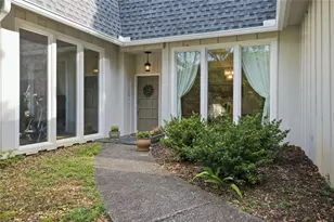 4136 Lakeshore Way, Marietta, GA 30067 - Photo 2