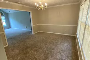 1405 Glenfield Dr, Lawrenceville, GA 30043 - Photo 4