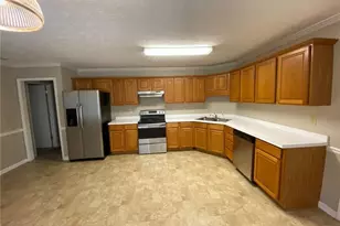 1405 Glenfield Dr, Lawrenceville, GA 30043 - Photo 2