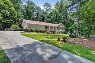 2868 Hickory Ln, Snellville, GA 30078 - Photo 2